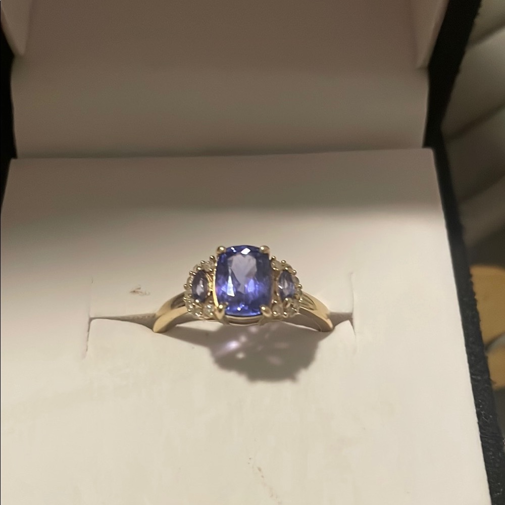Genuine Tanzania i Mined 1.40 Total CTW & Diamond Ring 10k